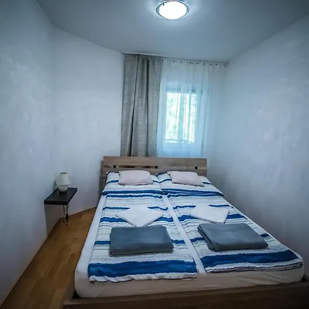 Garden Apartment *