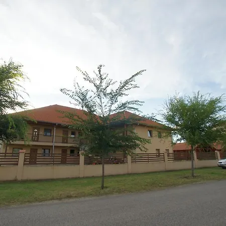 Garden דירה Cserkeszőlő